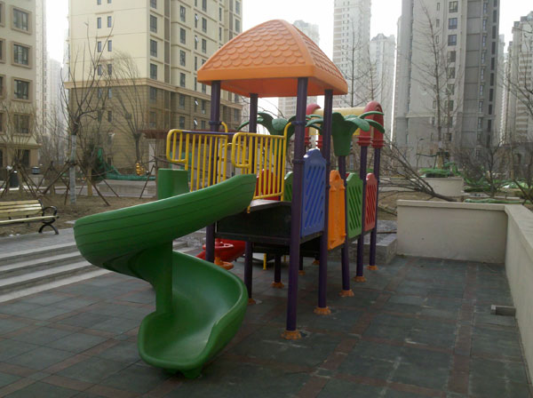 兒童游樂(lè)設(shè)施